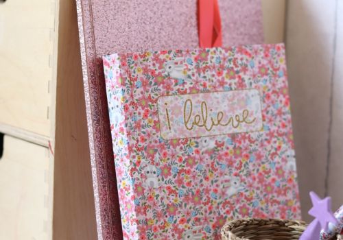 Bloc de notas y bolígrafo Liberty rosa